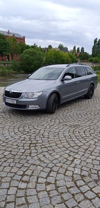 Skoda Superb cena 29999 przebieg: 299000, rok produkcji 2010 z Gubin małe 352